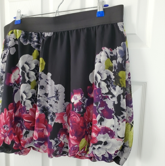 Maurices Bubble Mini Skirt - Picture 3 of 10